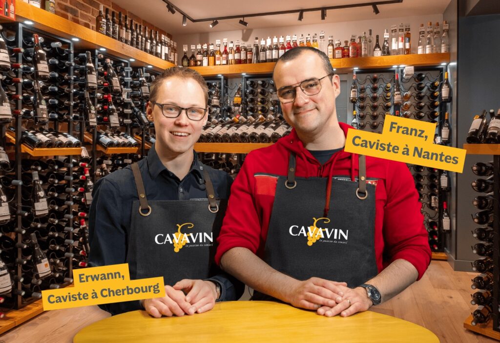 Erwann et Franz, cavistes CAVAVIN en commission-affiliation, dans leur cave