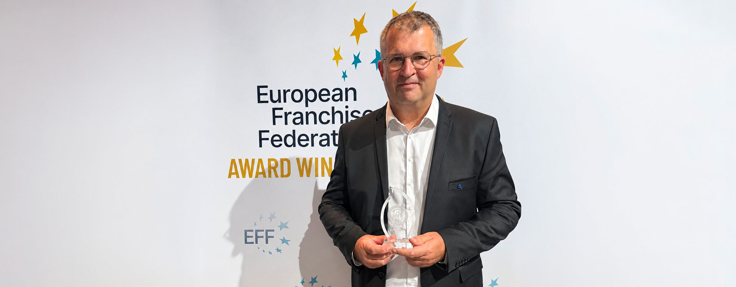 Vous consultez actuellement Alain Lemay, franchisé CAVAVIN, élu franchisé européen de l’année 2026