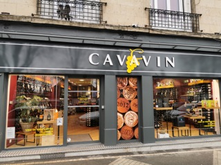 Extérieur de la boutique CAVAVIN à Soissons