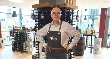 Patrick Malval in his CAVAVIN wine shop in Aubière